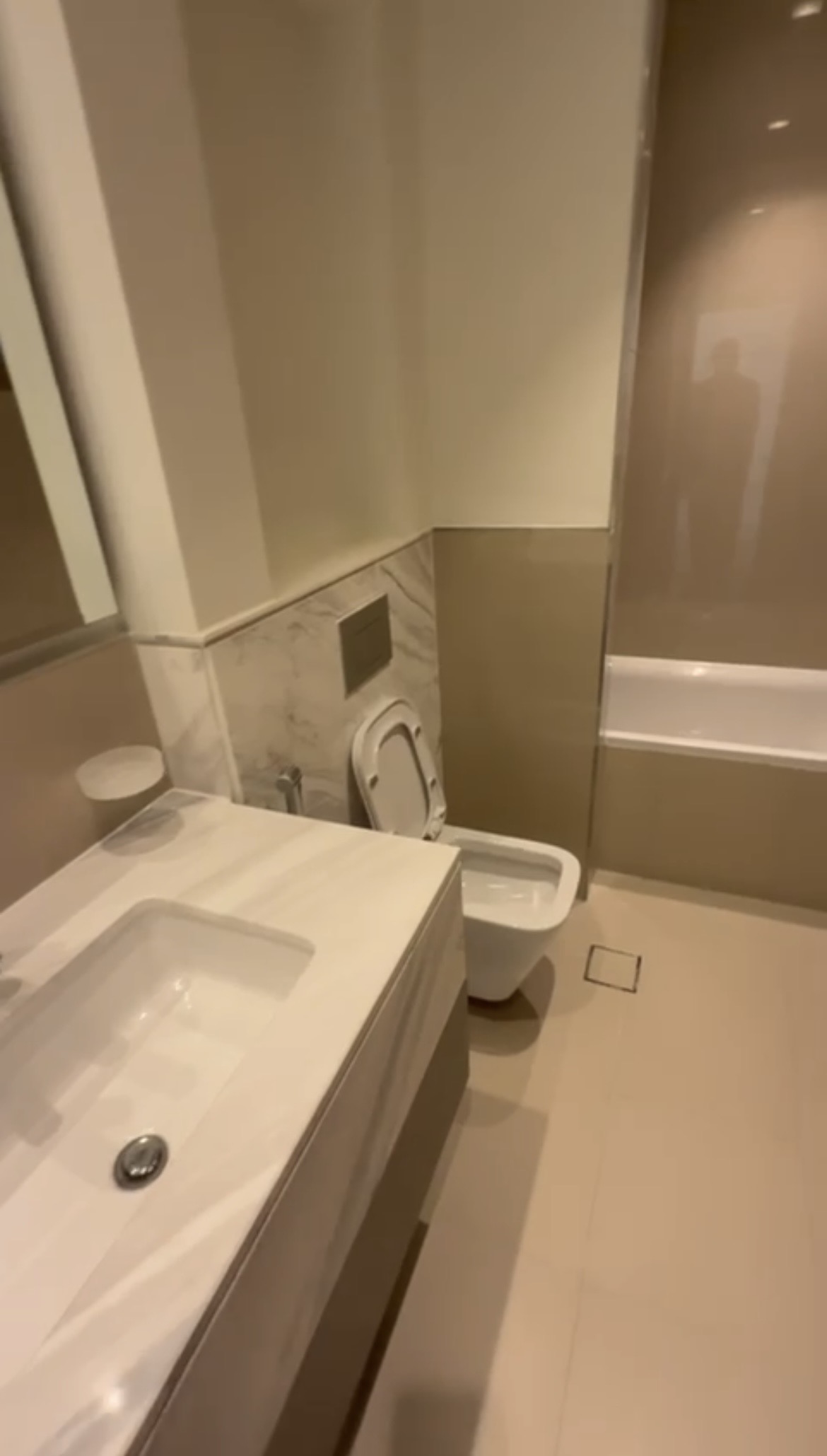 🏡 Corner Residential Villa for Rent in a Gated Compound